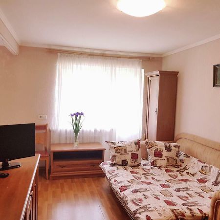 Квартира -Студія Вул. Героїв Севастополя 46/17, Поруч Нау, Клініка Шалімова, Швидкістний Трамвай, Ж/Д Вокзал, Аеропорт Жуляни Kyiv Exterior photo